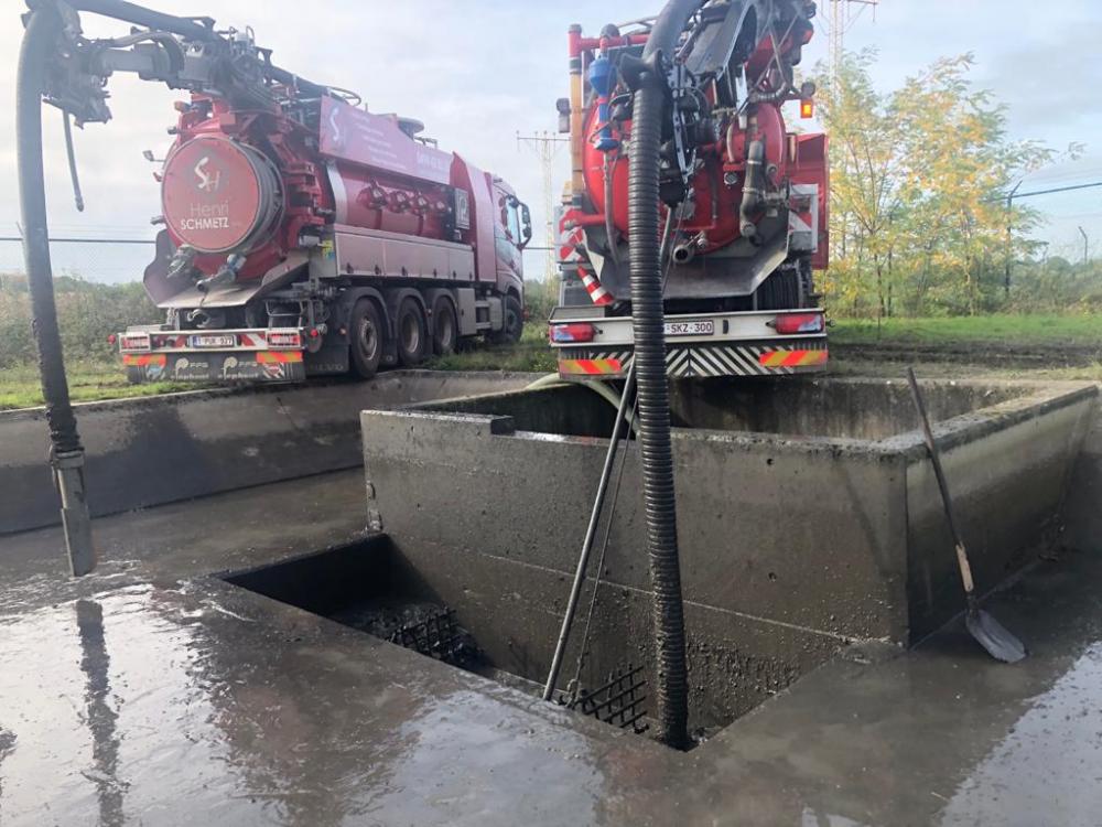 Pompage et nettoyage d'un bassin d'orage enterré