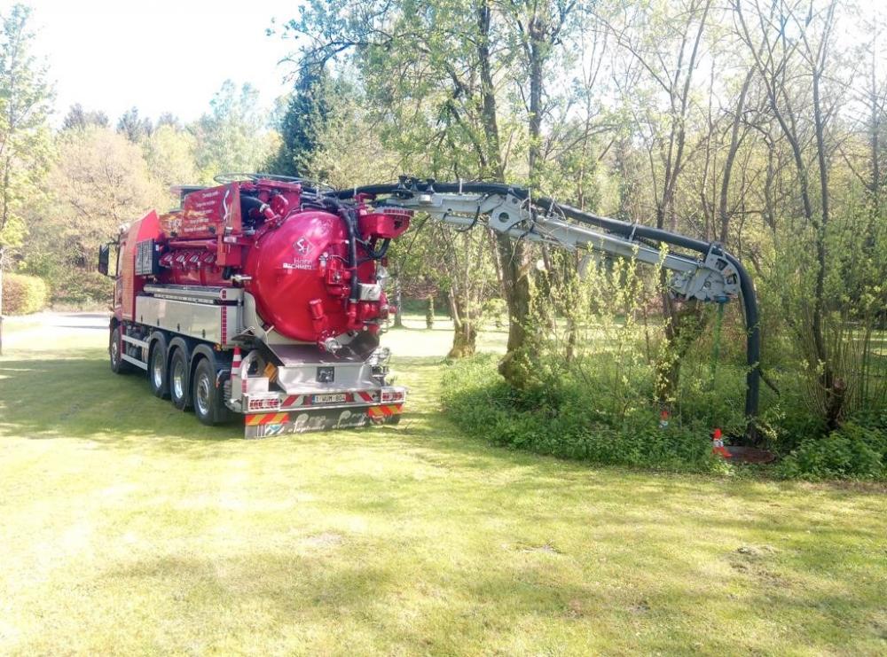 Intervention de curage facilitée grâce à notre bras de pompage 